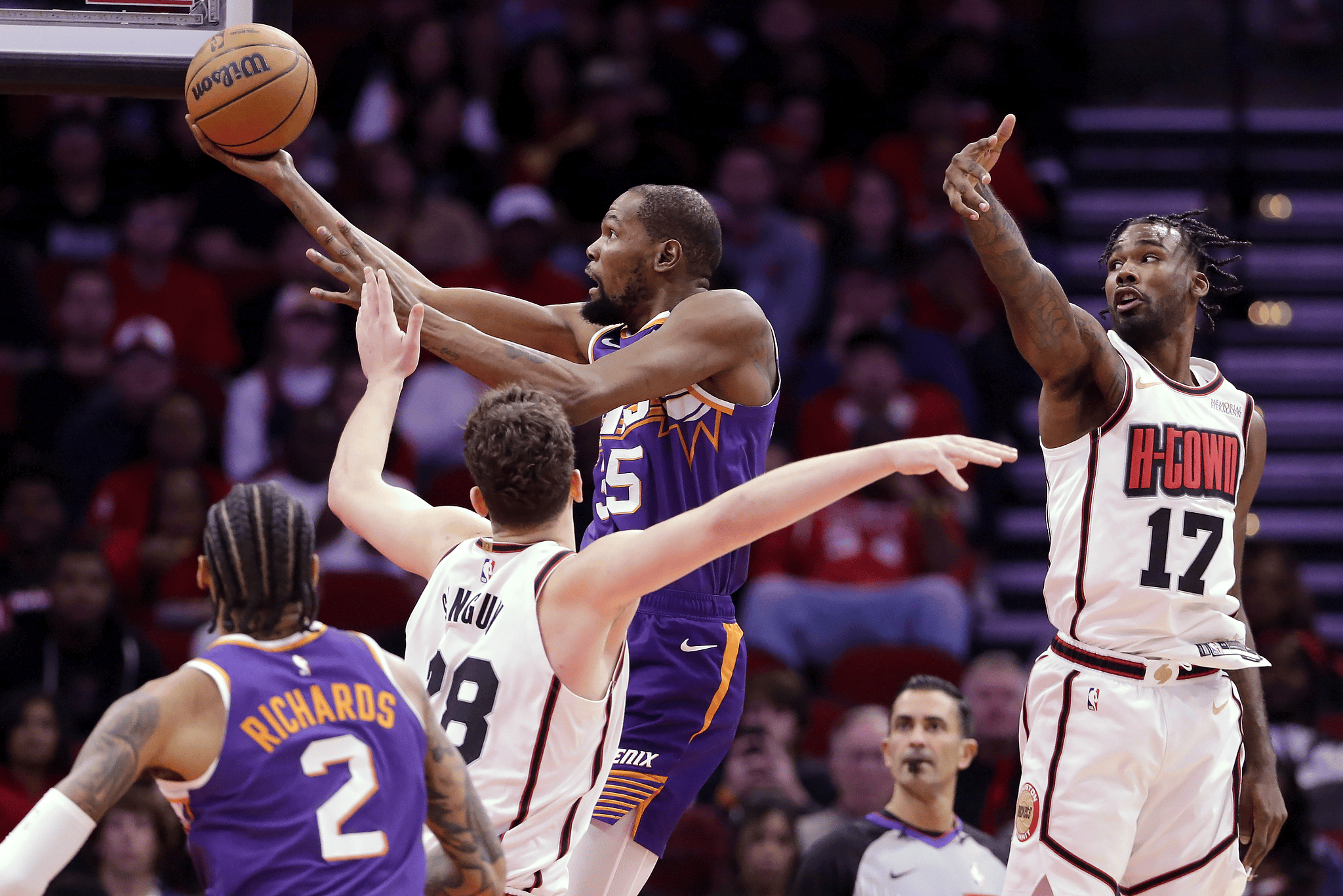 冲刺阶段德国杯焦点战;亚特兰大老鹰完成篮板制胜;气氛紧张;球队文化被再次提及(奥兰多魔术对亚特兰大老鹰) 冲刺阶段德国杯焦点战;亚特兰大老鹰完成篮板制胜;气氛紧张;球队文化被再次提及(奥兰多魔术对亚特兰大老鹰)