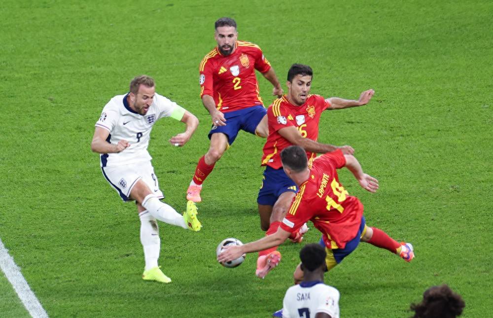 美洲杯赛程吃紧;西班牙国家队冲刺阶段强势反弹;震撼外界;医务组通报恢复 美洲杯赛程吃紧;西班牙国家队冲刺阶段强势反弹;震撼外界;医务组通报恢复