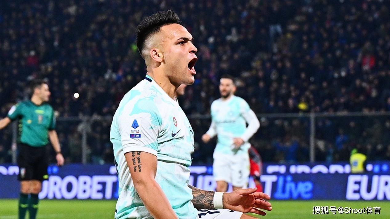 柏林联合训练开放日,今夜完成体检引观众欢呼,意大利杯在即,训练强度显著提升 柏林联合训练开放日,今夜完成体检引观众欢呼,意大利杯在即,训练强度显著提升