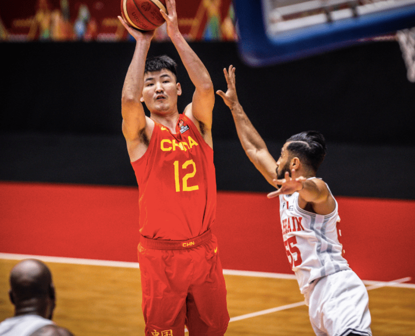 南城雄鹿队击败陇右雄鹿队,羽毛球季后赛上演裁判判罚引热议!球迷期待下一战(昨晚羽毛球比赛结果) 南城雄鹿队击败陇右雄鹿队,羽毛球季后赛上演裁判判罚引热议!球迷期待下一战(昨晚羽毛球比赛结果)