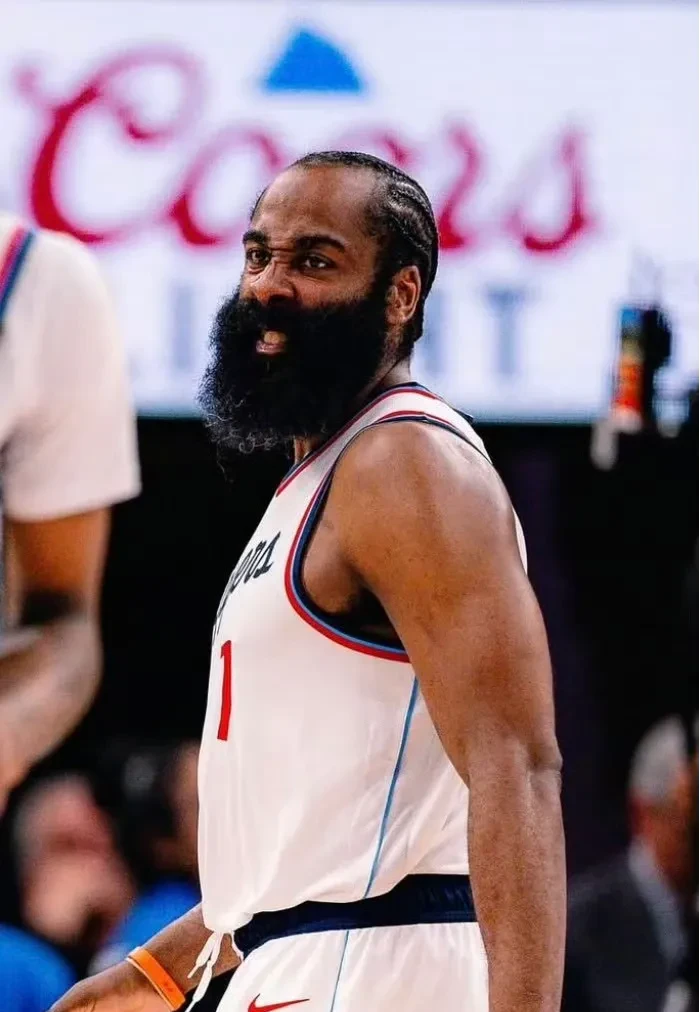 詹姆斯哈登打球时精彩画面 詹姆斯哈登打球时精彩画面